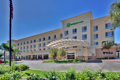 Holiday Inn & Suites Bakersfield, an IHG Hotel Hotel in Bakersfield