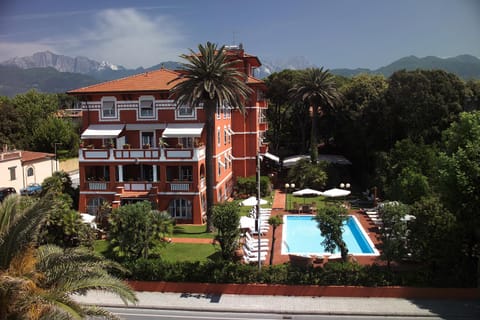 Facade/entrance, Swimming pool, Swimming pool