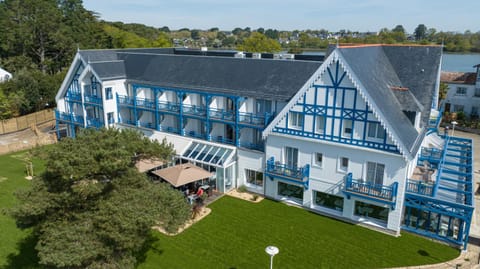 Best Western Plus Le Roof Vannes Bord de Mer Hotel in Arradon