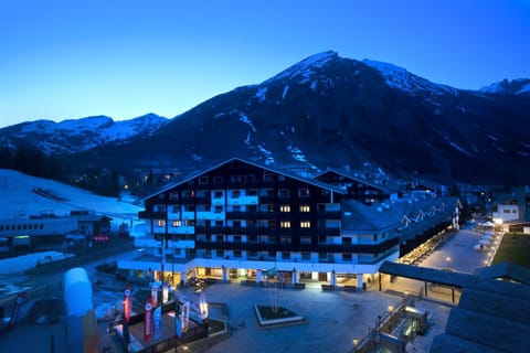 Property building, Facade/entrance, Winter, Mountain view