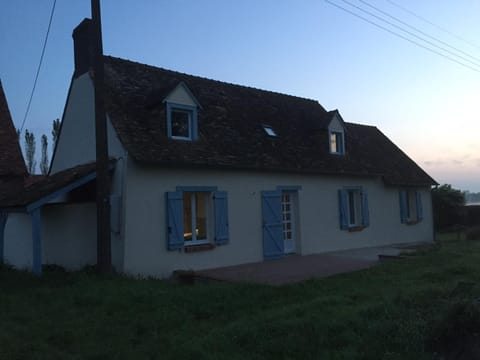 Fleur House House in Centre-Val de Loire