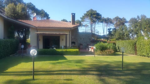 Patio, Facade/entrance, Garden, Garden view