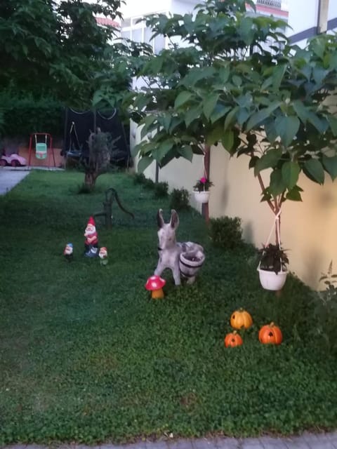 Neighbourhood, Natural landscape