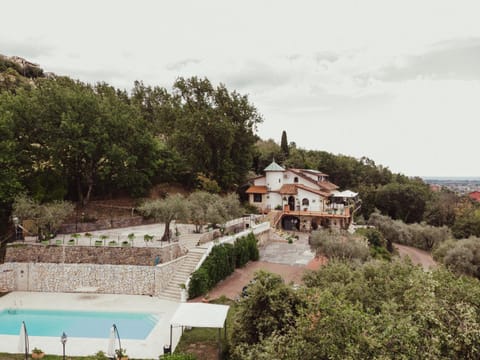 Property building, Spring, Day, Natural landscape, Garden, Garden view, Mountain view, Pool view, Swimming pool