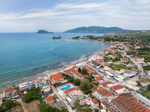 Nearby landmark, Facade/entrance, Neighbourhood, Natural landscape, Bird's eye view, Beach, Street view