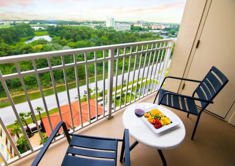 View (from property/room), City view, Lake view, Landmark view