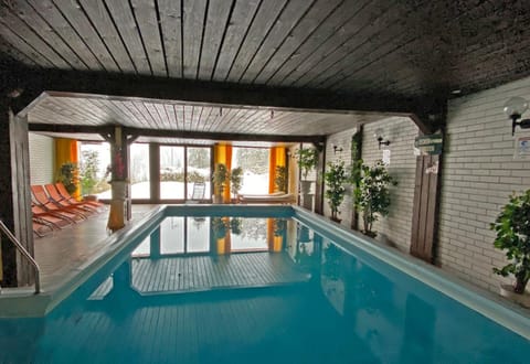 Swimming pool, Swimming pool