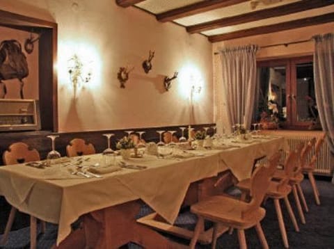 Restaurant/places to eat, Restaurant/places to eat