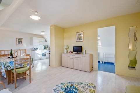 Appartement de 2 chambres avec vue sur la ville et jardin amenage a Arzon a 1 km de la plage Copropriété in Arzon