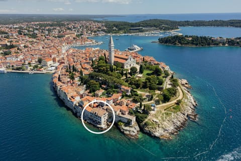 Property building, Nearby landmark, Bird's eye view, Sea view