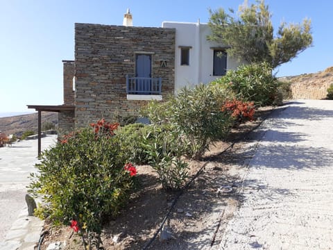 Katoikia Spathi House in Kea-Kythnos