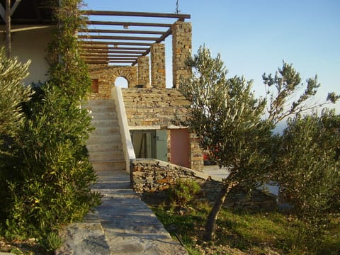 Katoikia Spathi House in Kea-Kythnos