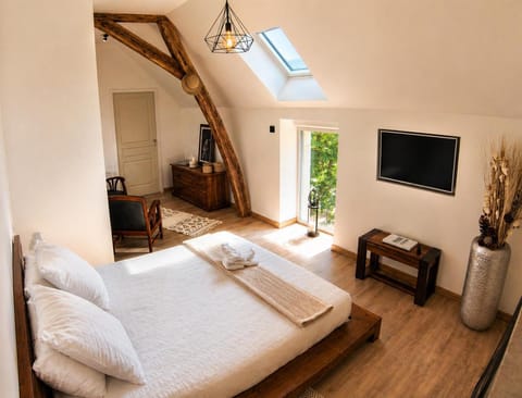 TV and multimedia, Photo of the whole room, Garden view