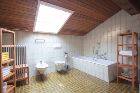 Day, Bathroom, Photo of the whole room