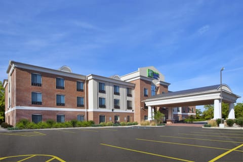 Holiday Inn Express Niles, an IHG Hotel Hotel in Niles Charter Township