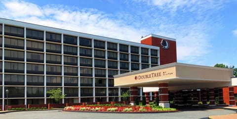 DoubleTree by Hilton Charlottesville Hotel in Shenandoah Valley