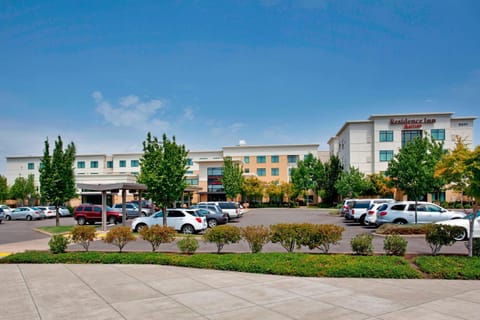Residence Inn by Marriott Portland Airport at Cascade Station Hotel in Portland