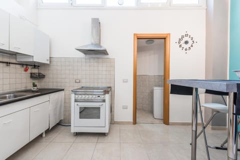 Property building, Kitchen or kitchenette, Dining area