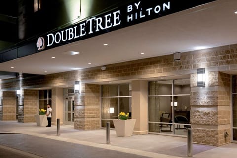 DoubleTree by Hilton Evansville Hotel in Evansville