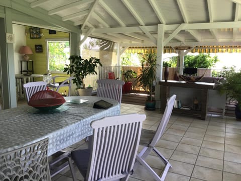 Patio, Living room, Seating area, Dining area