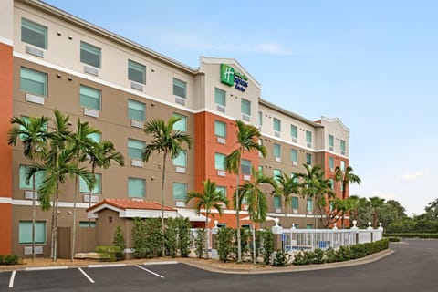 Holiday Inn Express & Suites Pembroke Pines-Sheridan St, an IHG Hotel Hotel in Pembroke Pines