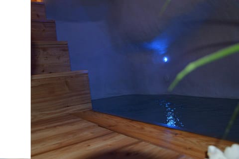 Hot Tub, Steam room