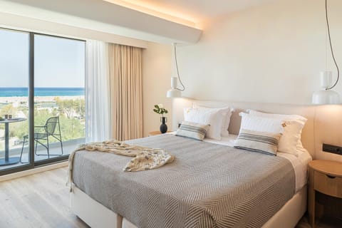 Bed, Bedroom, Sea view