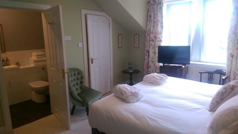 Lochinver Guesthouse Bed and Breakfast in Ayr