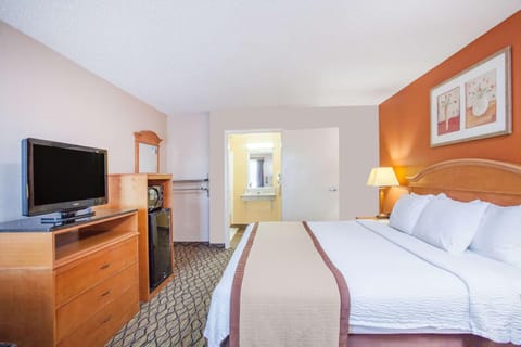 Baymont by Wyndham Madison Heights Detroit Area Hotel in Madison Heights