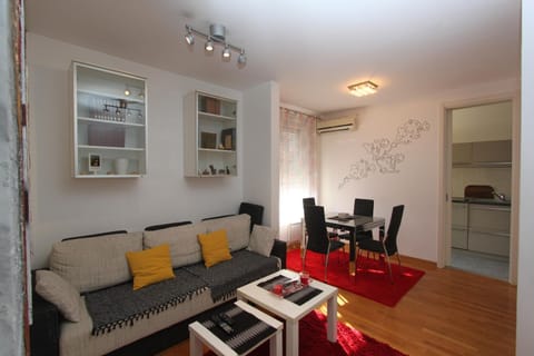 Twin Belville Apartments Condo in Belgrade