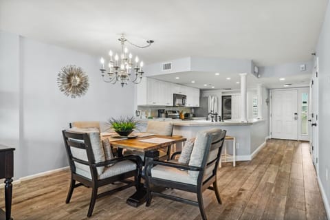 Decorative detail, Dining area, kitchen