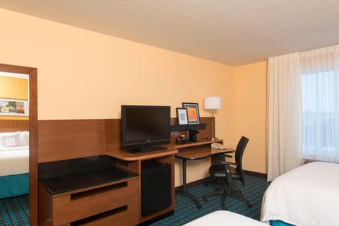 Fairfield Inn and Suites by Marriott Chicago St. Charles Hotel in Saint Charles