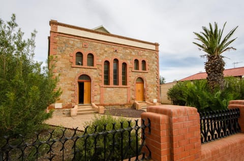 Broken Hill Outback Church Stay Villa in Broken Hill