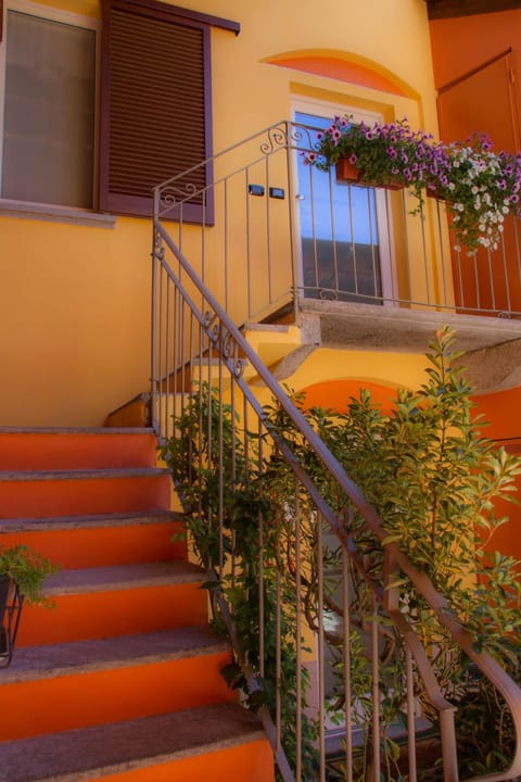 BELSORRISOVARESE-City Residence- Private Parking -With Reservation- Bed and Breakfast in Varese