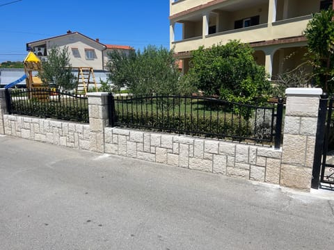 Property building, Neighbourhood, Street view