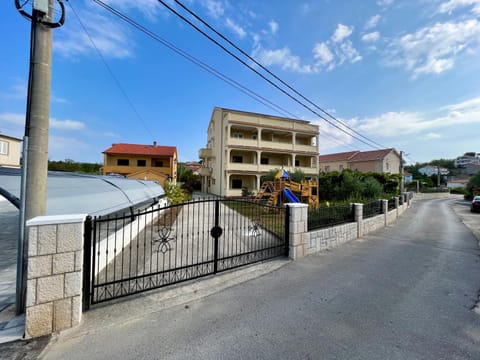 Property building, Neighbourhood, Street view