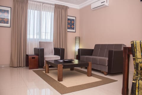 Manjaro Suites Apartahotel in Accra