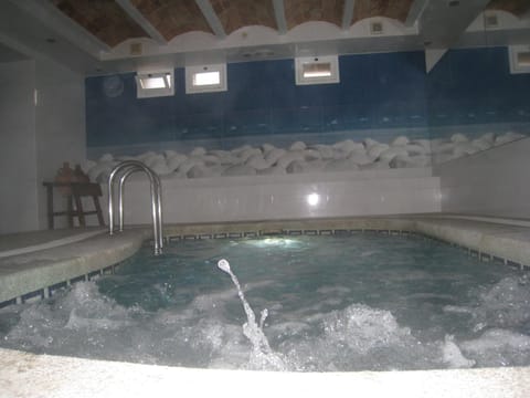 Hot Tub, Swimming pool