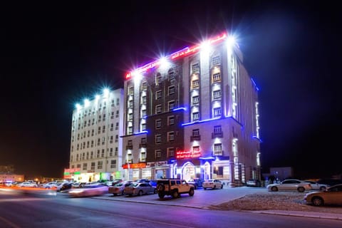 Property building, Nearby landmark, Facade/entrance, Night, Neighbourhood