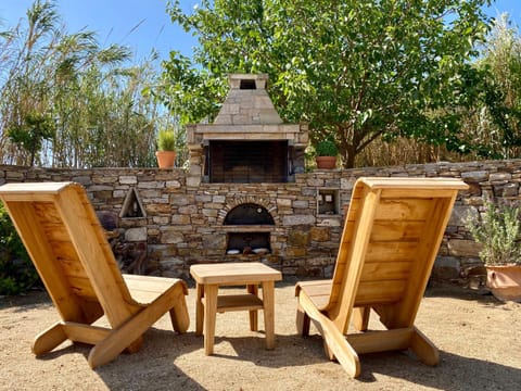 BBQ facilities, Seating area