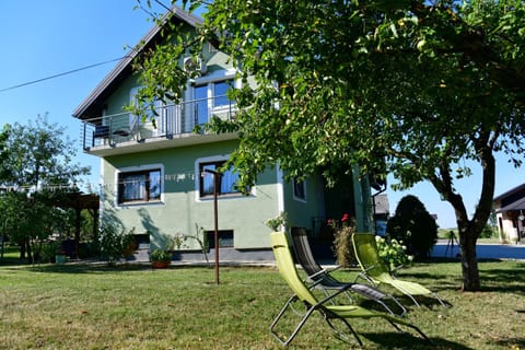 Property building, Garden, sunbed