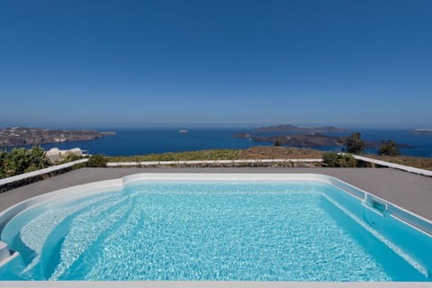 Ananda Retreat Villa in Santorini