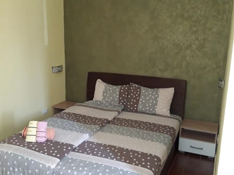 Kazablanka Rooms Aerodrom Bed and Breakfast in Montenegro