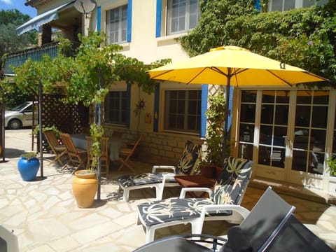 Property building, sunbed