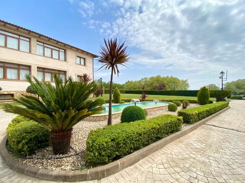 Facade/entrance, Garden