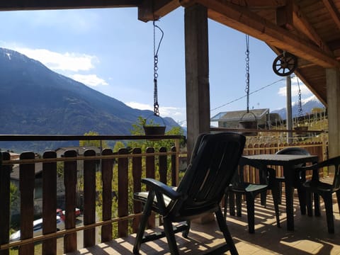 Balcony/Terrace, Mountain view