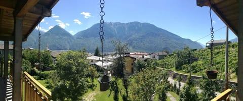 Neighbourhood, Garden view, Mountain view