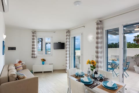 Living room, Seating area, Dining area, Sea view