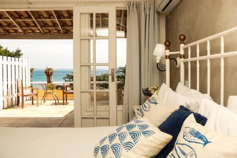 Bed, Natural landscape, View (from property/room), Balcony/Terrace, Bedroom, Sea view