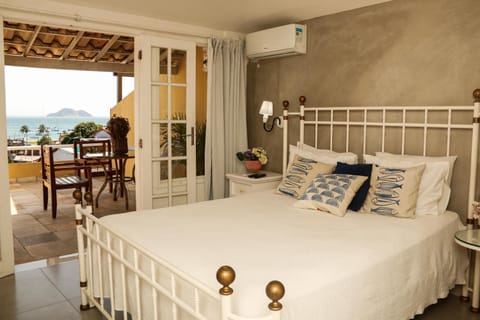 Bed, Natural landscape, View (from property/room), Balcony/Terrace, Photo of the whole room, Bedroom, Sea view